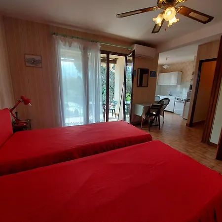 Villa Climatisee Avec Belle Terrasse Et Jardin A - Fr-1-776-133